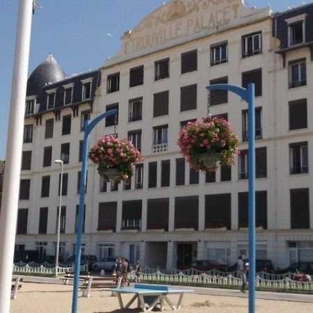 Paradis Les Pieds Sur Le Sable Trouville Palace Zewnętrze zdjęcie